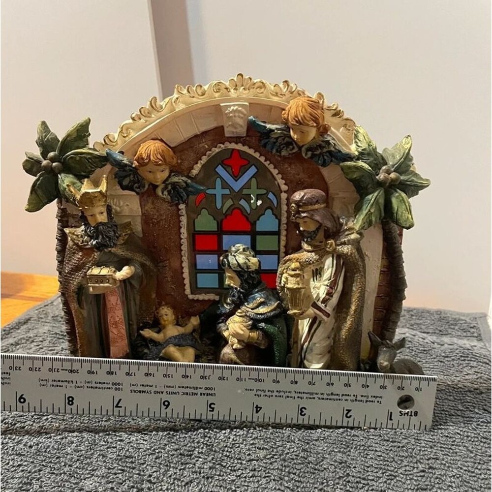Nativity Scene Large - Picture 3 of 4